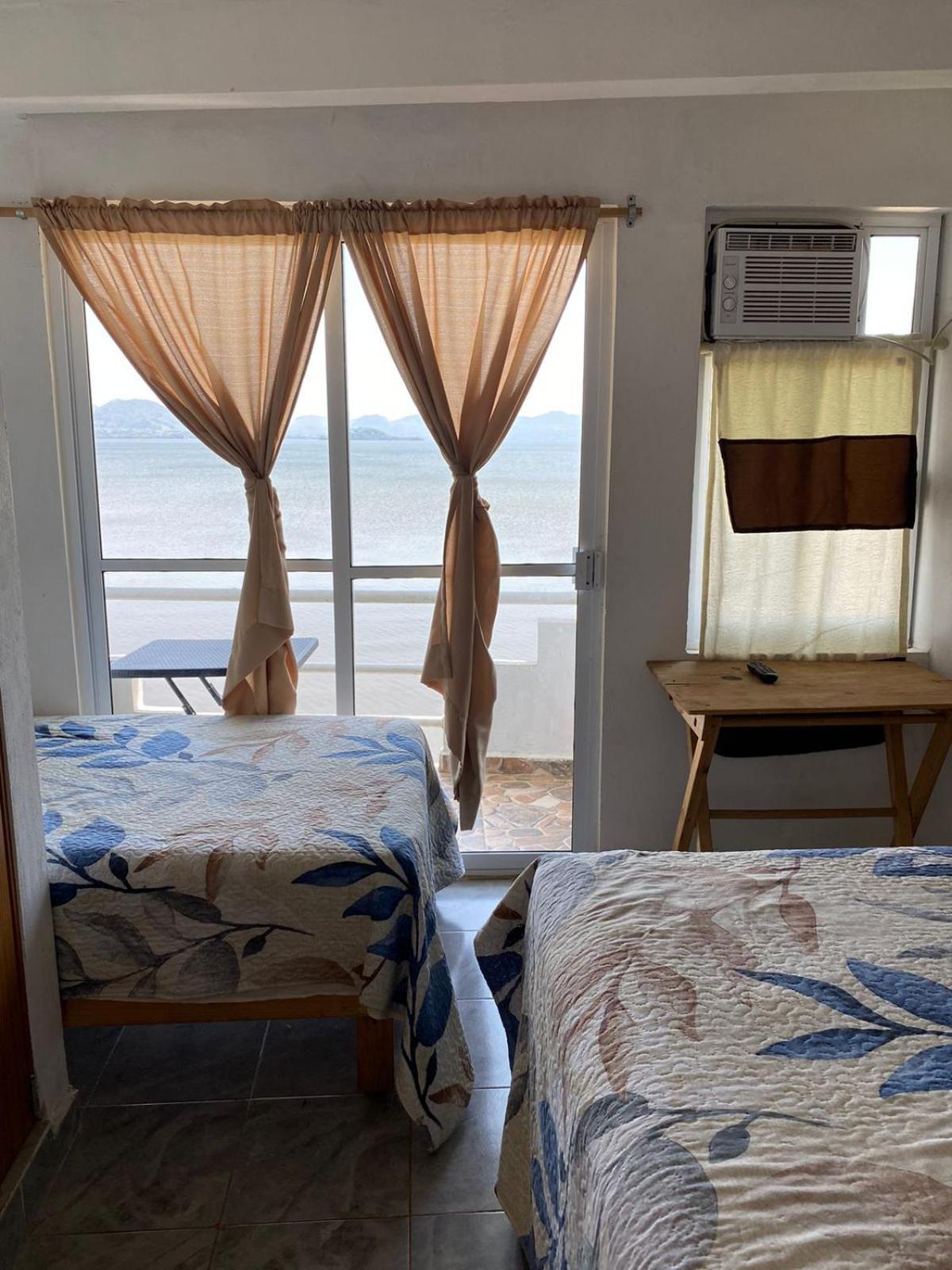 La Del Hotel