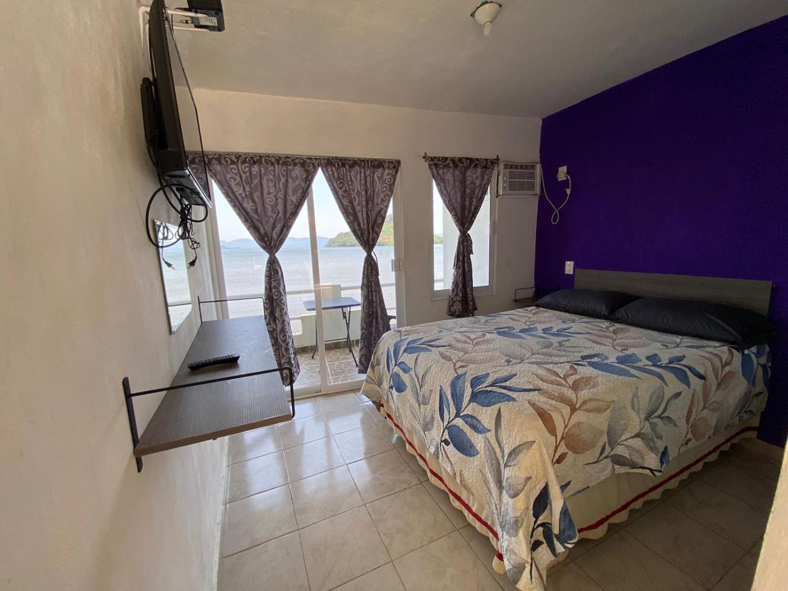 La Del Hotel 2*